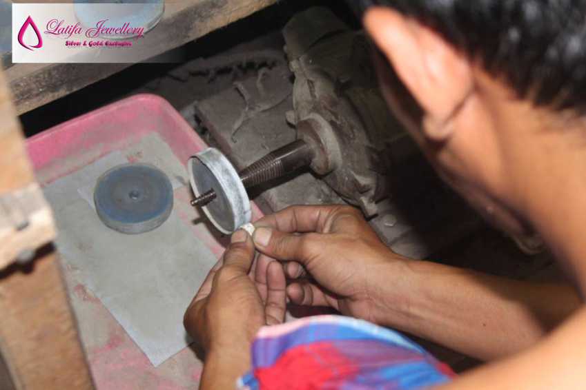 poles perhiasan cincin kawin cincin tunangan cincin nikah cincin palladium cincin platina cincin titanium jogja jakarta depok